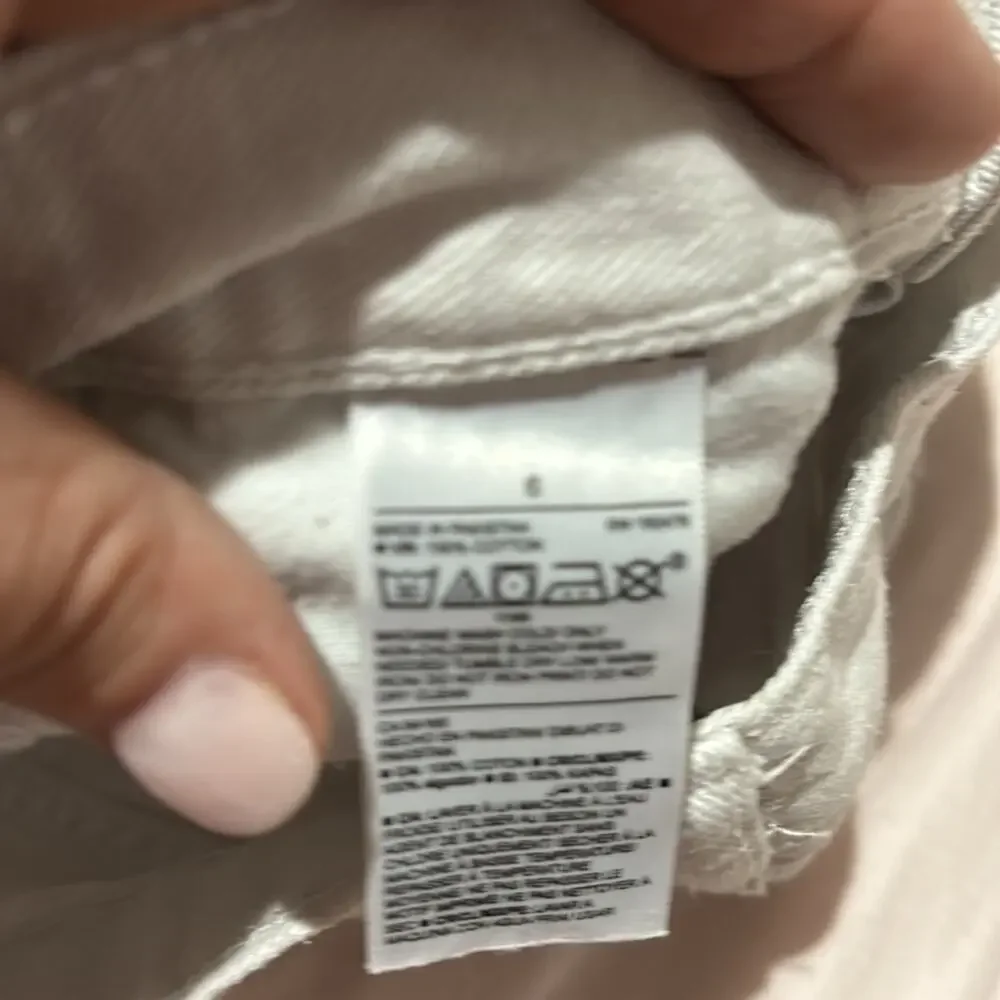 Old Navy 6 White Shorts adjustable waist line cuffs cotton
